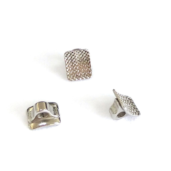 BOTON LINGUAL CON OJAL RECTANGULAR